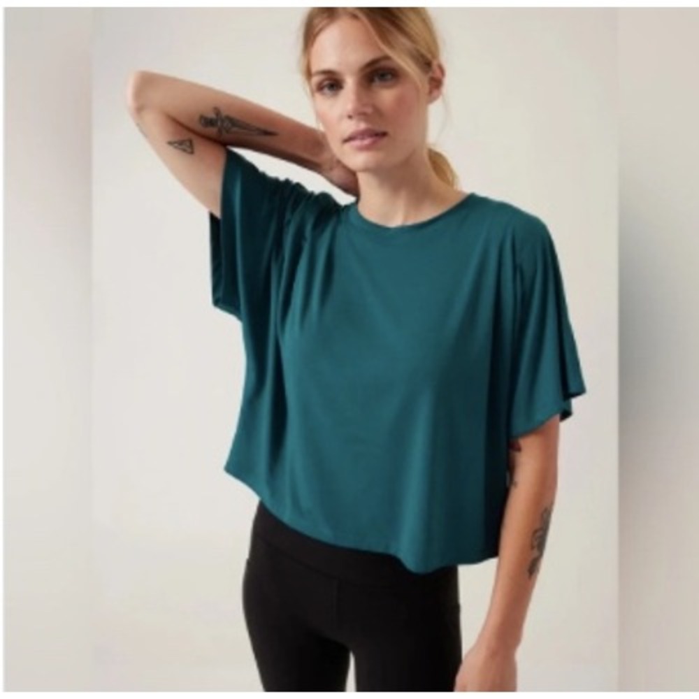 Athleta Elemental Cropped Tee Women XL Short Sleeve Pleated